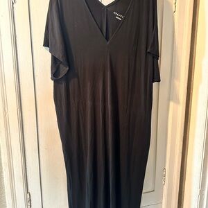 Ava & Viv Black V-Neck Top